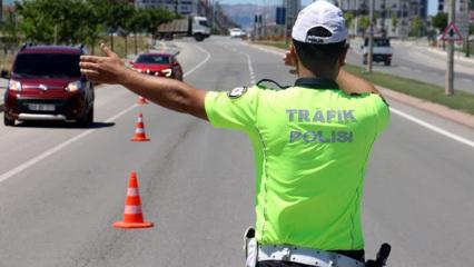 Trafikte 2 hareketi yapmayın! Hapis cezasına &ccedil;arptırılabilirsiniz
