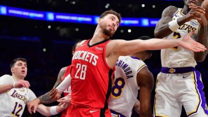 Alperen Şeng&uuml;n sağ ayak bileğinden sakatlandı