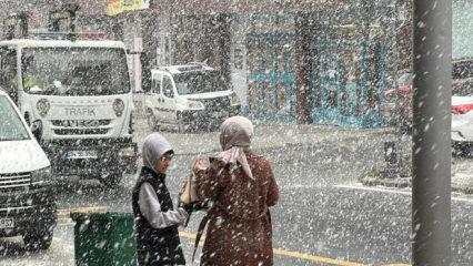 İstanbul'da lapa lapa kar yağıyor: AKOM'dan İstanbullulara uyarı
