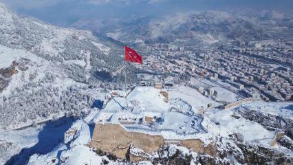 Kartpostallık manzara: Şehzadeler şehri kış g&uuml;zelliğiyle dikkat &ccedil;ekiyor