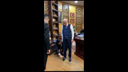 MHP lideri Devlet Bah&ccedil;eli'nin takım elbise &ouml;l&ccedil;&uuml;s&uuml; verdiği anlar kaydedildi