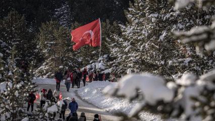 Sarıkamış Şehitleri, vefatlarının 111. yılında anılıyor: Binlerce kişi y&uuml;r&uuml;y&uuml;şe katıldı