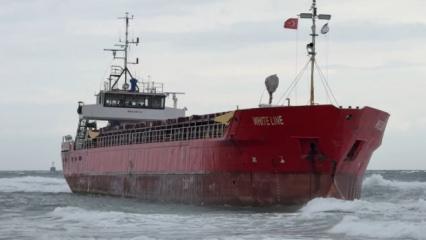 Tekirdağ'da y&uuml;k gemisi karaya oturdu