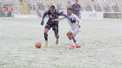 1 yıl &ouml;nce S&uuml;per Lig'deydiler: Ankara'nın karlı havasında bozguna uğradılar