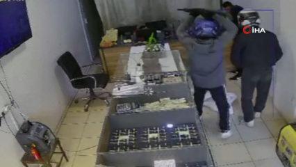 2 hırsızdan 3 dakikada 17 milyon liralık vurgun! Korku dolu anlar kamerada
