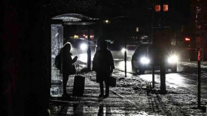 Almanya karanlığa g&ouml;m&uuml;ld&uuml;: On binlerce haneye elektrik verilmiyor!