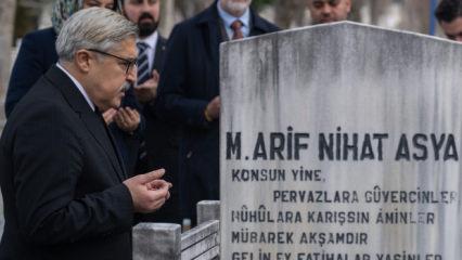 Bayrak Şairi Arif Nihat Asya vefatının 51. yılında kabri başında dualarla anıldı