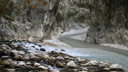 Bu kanyonun suyu yazın bile 5 derece! Yarım milyon ziyaret&ccedil;i &ccedil;ekti