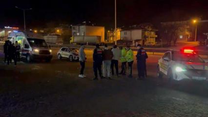 Bursa'da iki otomobil &ccedil;arpıştı: 3 yaralı