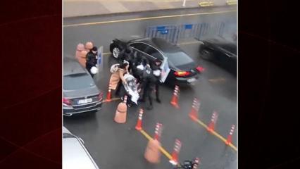  &Ccedil;evik kuvvetten şefkat kalkanı! Fırtınada kalan anne ve bebeğini b&ouml;yle korudular 