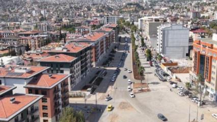 Deprem &ouml;ncesi ve sonrası bir şehrin değişimi: Kahramanmaraş ayağa kalktı