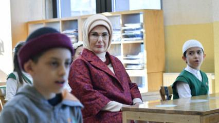 Emine Erdoğan'ın enstr&uuml;man sorusuna aldığı cevap mutlu etti