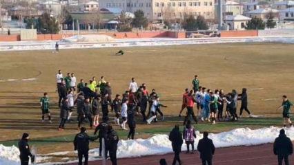 Erzincan&rsquo;da BAL Ligi ma&ccedil;ı karıştı: Tekme ve yumruklar havada u&ccedil;uştu