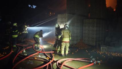 Fabrika alevlere teslim oldu: 60 iş&ccedil;i tahliye edildi, 1 iş&ccedil;i &ouml;ld&uuml;