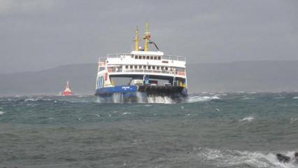 Feribot seferlerine fırtına engeli
