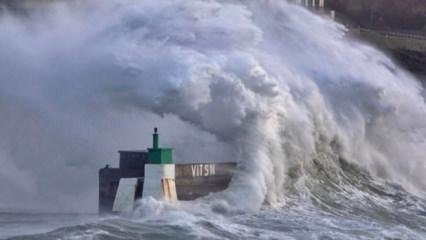 Fransa'da "alarm": 380 bin hane elektriksiz kaldı