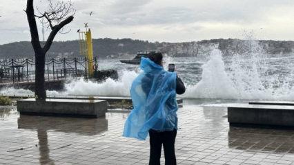 Marmara'da fırtına kabusu! &Ccedil;atılar u&ccedil;tu, ağa&ccedil;lar kırıldı...