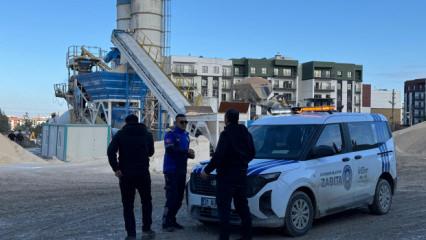 Kanalizasyon hattına beton d&ouml;ken firmanın faaliyetleri durduruldu