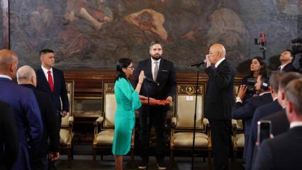 Maduro'nun yerine ge&ccedil;mişti! Delcy Rodriguez yemin etti