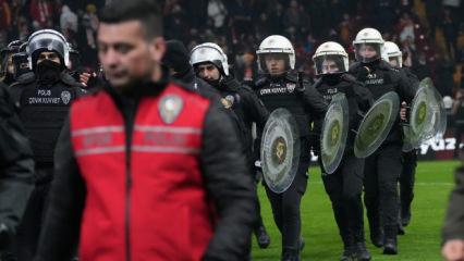 'Polisin yağmurluğu yoktu' iddialarına Emniyet'ten yalanlama