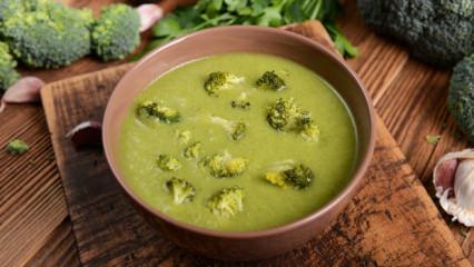 Soğuk g&uuml;nlere birebir: Kremalı brokoli &ccedil;orbası tarifi