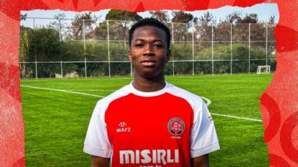 S&uuml;per Lig ekibinden 'sır' gibi transfer: 18'lik futbolcu formayı giydi