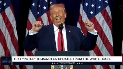 Trump canlı yayında kafayı yedi! Tuhaf hareketleri t&uuml;m d&uuml;nyada g&uuml;ndem oldu