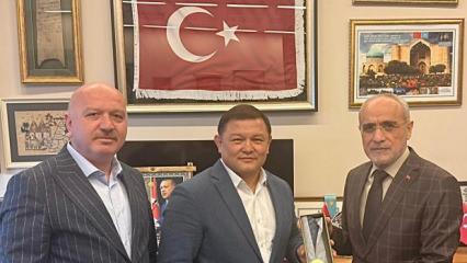 T&uuml;rk d&uuml;nyasında kardeşlik k&ouml;pr&uuml;s&uuml;: Cumabekov'dan Yal&ccedil;ın Top&ccedil;u'ya anlamlı ziyaret