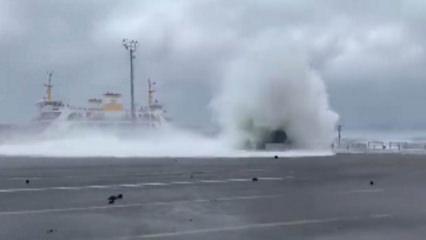 Yalova&rsquo;daki fırtınadan &ccedil;arpıcı g&ouml;r&uuml;nt&uuml;ler