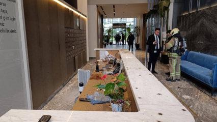 Zeytinburnu&rsquo;nda siteye bırakılan kargo paketi patladı: 2 yaralı