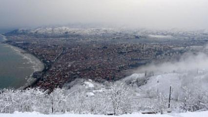 530 metre y&uuml;kseklikte kış manzarası: Boztepe&rsquo;de kar keyfi