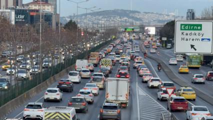 İstanbul trafiğini buz tuttu! Sabah saatlerinde yoğunluk arttı