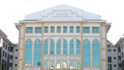 Antalya B&uuml;y&uuml;kşehir Belediyesine operasyon: 5 ş&uuml;pheli tutuklandı