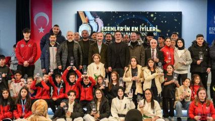 Esenler'in gururu sporcular onurlandırıldı