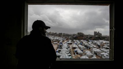 Gazze&rsquo;de insanlık onuru  enkaz altında: Katil İsrail a&ccedil;lık ve soğukla vuruyor!