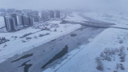 Kentte hayat dondu: Termometreler eksi 22 dereceyi g&ouml;sterdi