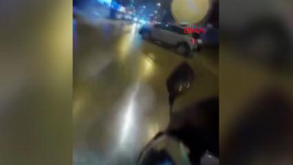 Motosikletin aniden yola &ccedil;ıkan cipe &ccedil;arptığı anlar kask kamerasına yansıdı