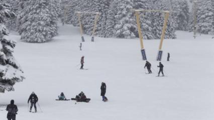 Uludağ'da kış zirvede! Sıcaklık eksi 9&rsquo;a d&uuml;şt&uuml;, kar 95 santimetreye ulaştı