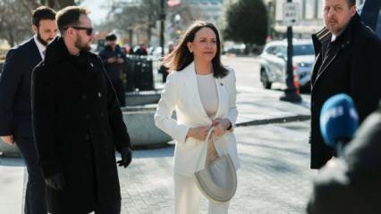 Venezuelalı muhalif Machado Beyaz Saray'da: ABD'nin kuklası, Trump'a Nobel &Ouml;d&uuml;l&uuml;'n&uuml; verdi!