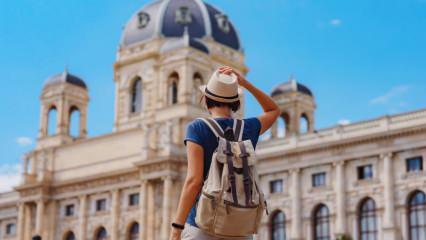 D&uuml;nyanın en &ccedil;ok ziyaret edilen 10 şehri a&ccedil;ıklandı! T&uuml;rkiye'den iki şehir listeye girdi