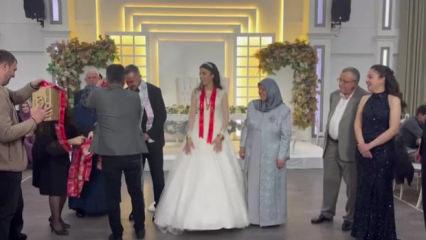 Amasya'da d&uuml;ğ&uuml;nde ilgin&ccedil; takı t&ouml;reni: Kutuyu g&ouml;ren şaşırdı