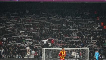 Dolmabah&ccedil;e'de 'Y&ouml;netim istifa' sesleri: Taraftarlardan transfer tepkisi