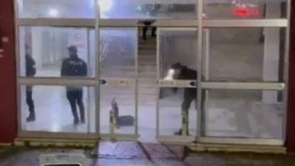 Esenyurt'ta gece yarısı dehşet: Taksiyle gelip ateş a&ccedil;tı