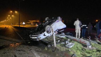 Feci kaza! 1 yaşındaki bebek &ouml;ld&uuml;, anne ve baba yaralandı