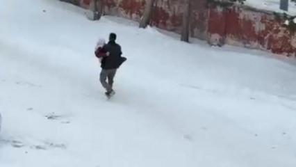 Kars'ta hasta annesini kucağında taşıdı: Sevginin en saf hali kamerada