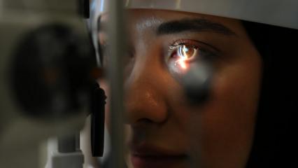 Uzak durun: G&ouml;z sağlığını tehdit ediyor! Sakın yapmayın