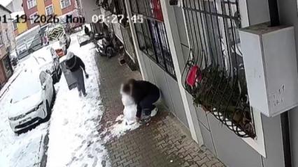 K&uuml;&ccedil;&uuml;k&ccedil;ekmece'de pes dedirten olay: &Ccedil;ocukların kardan adamını &ccedil;aldı