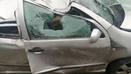 Ara&ccedil; şarampole yuvarlandı: Bangladeş uyruklu aynı aileden 1 kişi &ouml;ld&uuml;, 3 kişi yaralandı