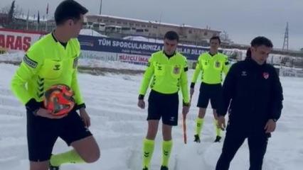Ma&ccedil;a kar engeli! Stadyum karla kaplandı: Karşılaşma ertelendi