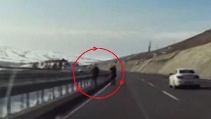 Otoyolda kar manzarası i&ccedil;in canlarını hi&ccedil;e saydılar: &lsquo;Senlik bir şey yok, devam et&rsquo;